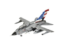 Laden Sie das Bild in den Galerie-Viewer, Revell Air Defender Set Airbus A400M und Tornado