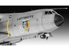 Laden Sie das Bild in den Galerie-Viewer, Revell Air Defender Set Airbus A400M und Tornado