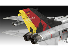Laden Sie das Bild in den Galerie-Viewer, Revell Air Defender Set Airbus A400M und Tornado