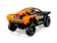 Laden Sie das Bild in den Galerie-Viewer, LEGO 42166 - NEOM McLaren Extreme E-Race-Car