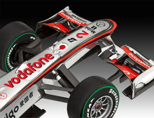 Laden Sie das Bild in den Galerie-Viewer, Revell 07096 - Vodafone McLaren Mercedes MP4-25 "L. Hamilton"