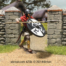 Laden Sie das Bild in den Galerie-Viewer, WBritain 62136 - "Algar" Sächsischer Verteidiger mit Speer