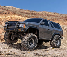 Laden Sie das Bild in den Galerie-Viewer, TRAXXAS TRX-4 Nissan Pathfinder Silver RTR **Vorbestellung**