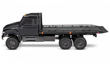 Laden Sie das Bild in den Galerie-Viewer, TRAXXAS TRX-6 Ultimate RC Hauler 6x6 TQi Black