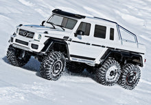 Laden Sie das Bild in den Galerie-Viewer, Traxxas TRX-6 Mercedes-Benz G63 AMG 6x6 - WHITE Special Edition
