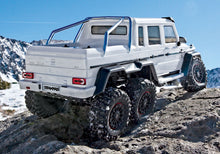 Laden Sie das Bild in den Galerie-Viewer, Traxxas TRX-6 Mercedes-Benz G63 AMG 6x6 - WHITE Special Edition