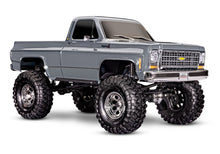 Laden Sie das Bild in den Galerie-Viewer, TRAXXAS TRX-4 Crawler Chevrolet K10 High Trail Silver RTR