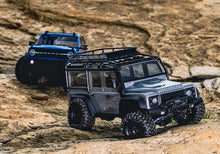 Laden Sie das Bild in den Galerie-Viewer, TRAXXAS TRX-4M 1/18 Land Rover Defender Crawler Green RTR