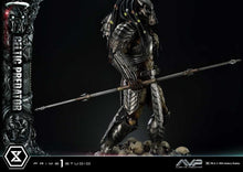 Laden Sie das Bild in den Galerie-Viewer, The Alien vs. Predator Museum Masterline Series Statue 1/3 Celtic Predator Bonus Ver. 95 cm