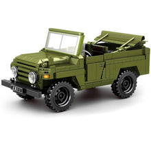 Laden Sie das Bild in den Galerie-Viewer, Sembo 705700 Bejing Auto Museum grüner Armee Jeep