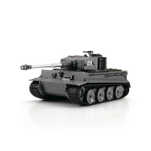 Laden Sie das Bild in den Galerie-Viewer, World of Tanks 1/30 RC Tiger I + T-34/85 IR