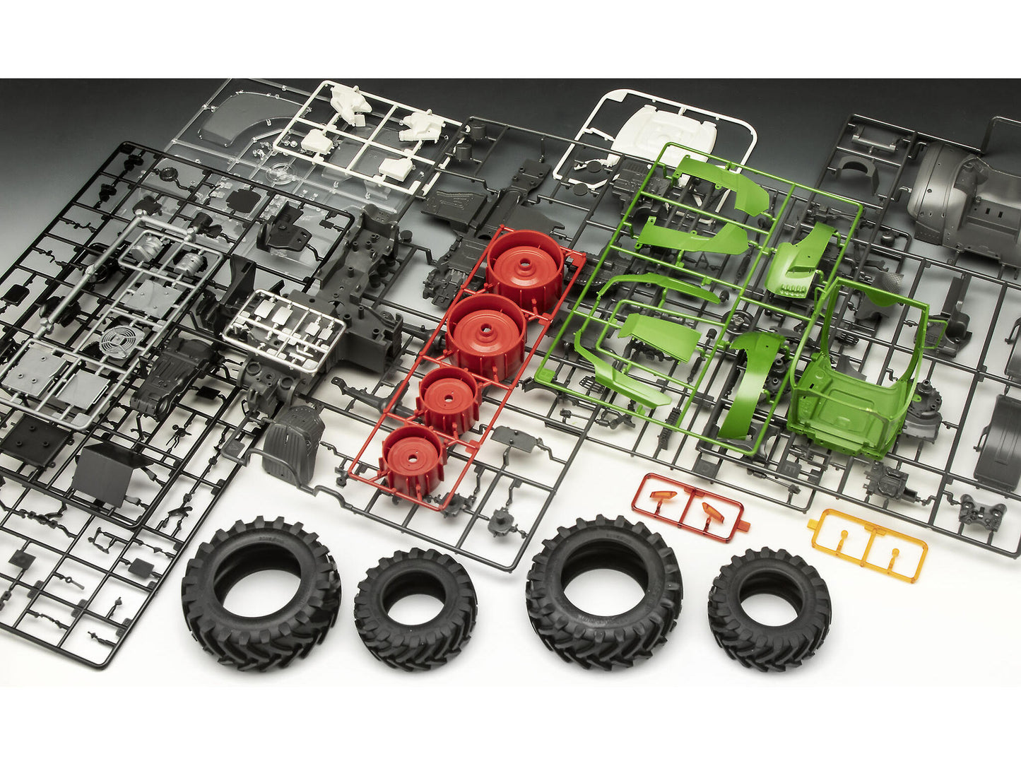 Revell 07827 - Fendt 728 Vario Tractor