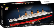 Laden Sie das Bild in den Galerie-Viewer, COBI 1686 - RMS Titanic 1:300
