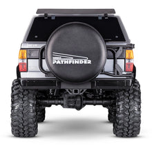 Laden Sie das Bild in den Galerie-Viewer, TRAXXAS TRX-4 Nissan Pathfinder Silver RTR **Vorbestellung**
