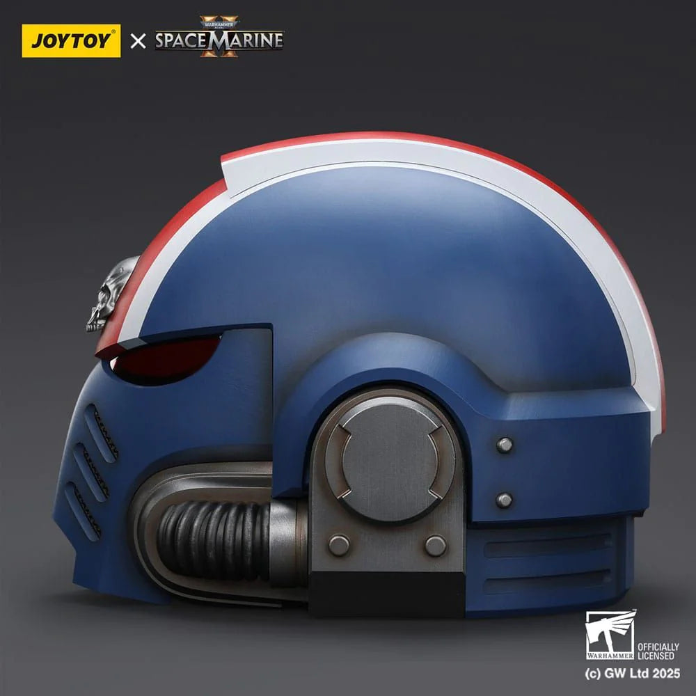 Space Marine 2 Replik Ultramarines Lieutenant Titus Helm 30 cm Warhammer 40K