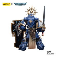 Laden Sie das Bild in den Galerie-Viewer, Warhammer 40k Actionfigur 1/18 Ultramarines Primaris Captain with Relic Shield and Power Sword 12 cm
