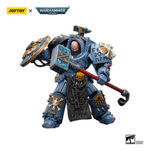 Laden Sie das Bild in den Galerie-Viewer, Warhammer 40k Actionfigur 1/18 Space Wolves Arjac Rockfist 12 cm
