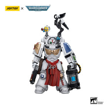 Laden Sie das Bild in den Galerie-Viewer, Warhammer The Horus Heresy Ultramarines Apothecary Biologis
