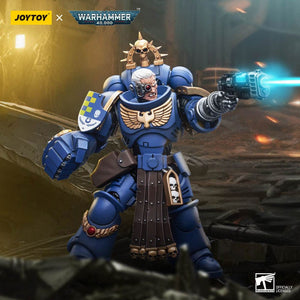 Warhammer 40k Actionfigur 1/18 Ultramarines Lieutenant with Power Fist 12 cm