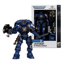 Laden Sie das Bild in den Galerie-Viewer, Warhammer 40,000 Actionfigur Lieutenant in Phobos Armor (Ultramarines) 18 cm
