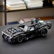 Laden Sie das Bild in den Galerie-Viewer, LEGO® Technic 42127 BATMANS BATMOBIL
