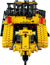 Laden Sie das Bild in den Galerie-Viewer, LEGO® Technic 42131 Appgesteuerter Cat® D11 Bulldozer
