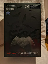 Laden Sie das Bild in den Galerie-Viewer, Batman Finders Keyper
