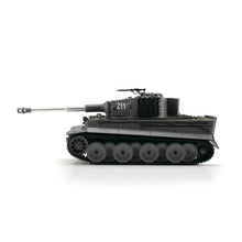 Laden Sie das Bild in den Galerie-Viewer, World of Tanks 1/30 RC Tiger I + T-34/85 IR
